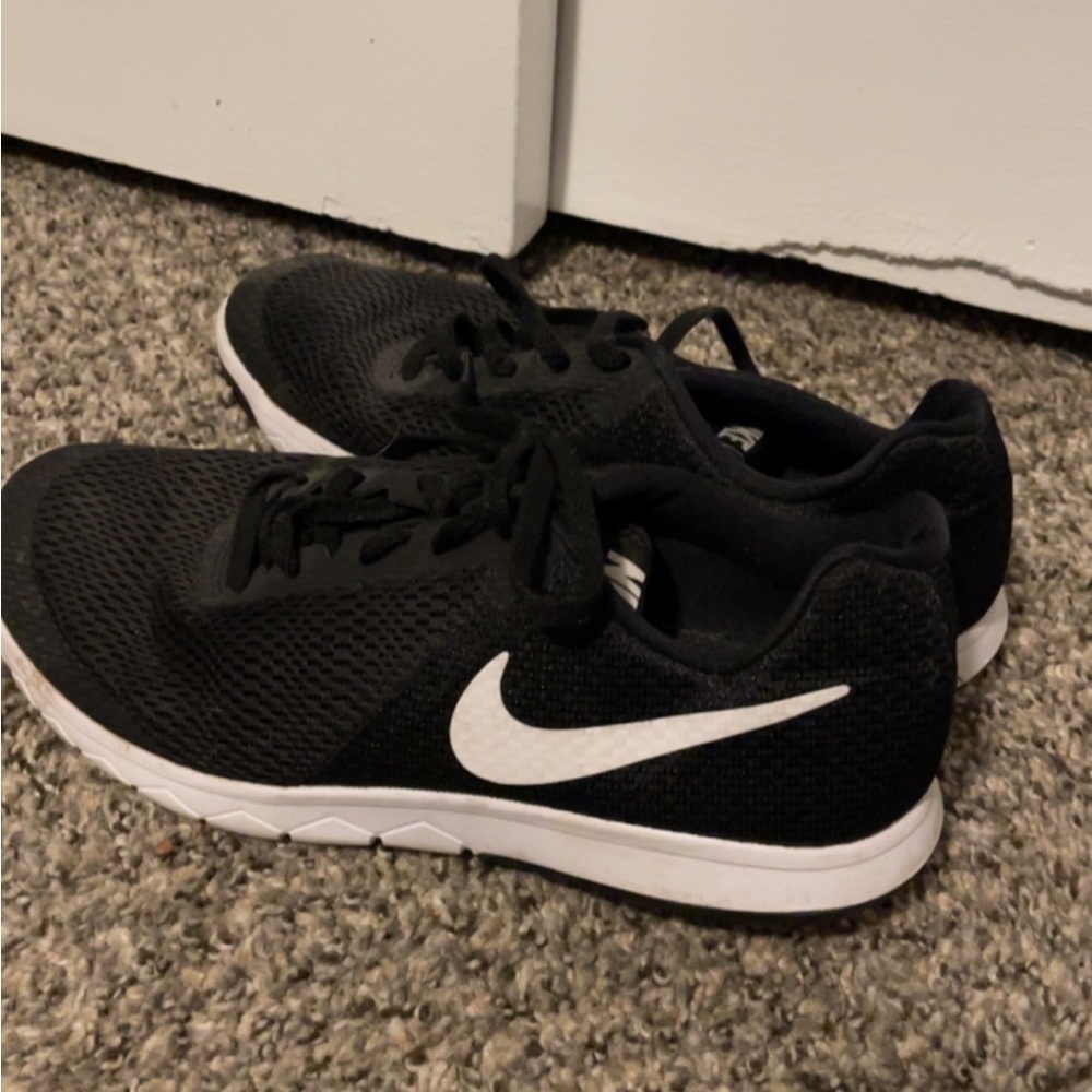 Nike tennis shoes